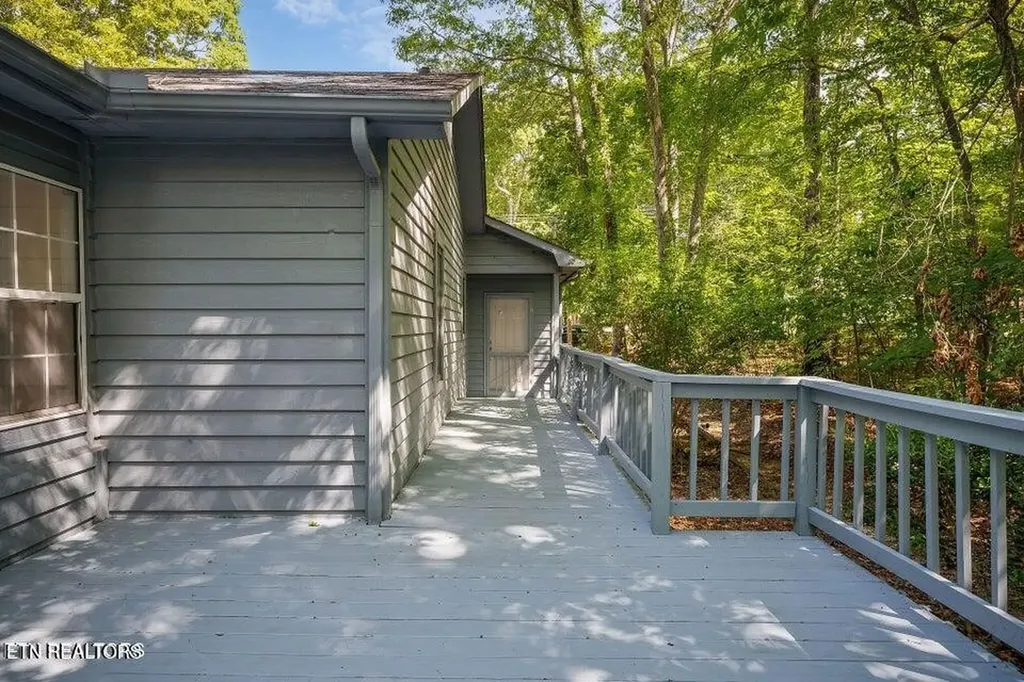 334 Lakeview Drive Crossville TN 38558