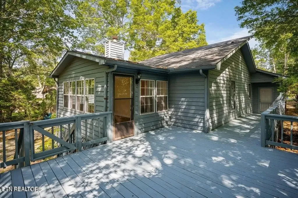 334 Lakeview Drive Crossville TN 38558