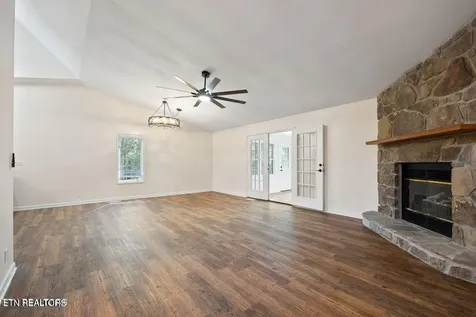 334 Lakeview Drive Crossville TN 38558