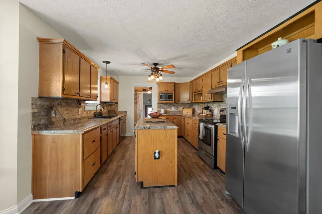 115 Main Street Pikeville TN 37367