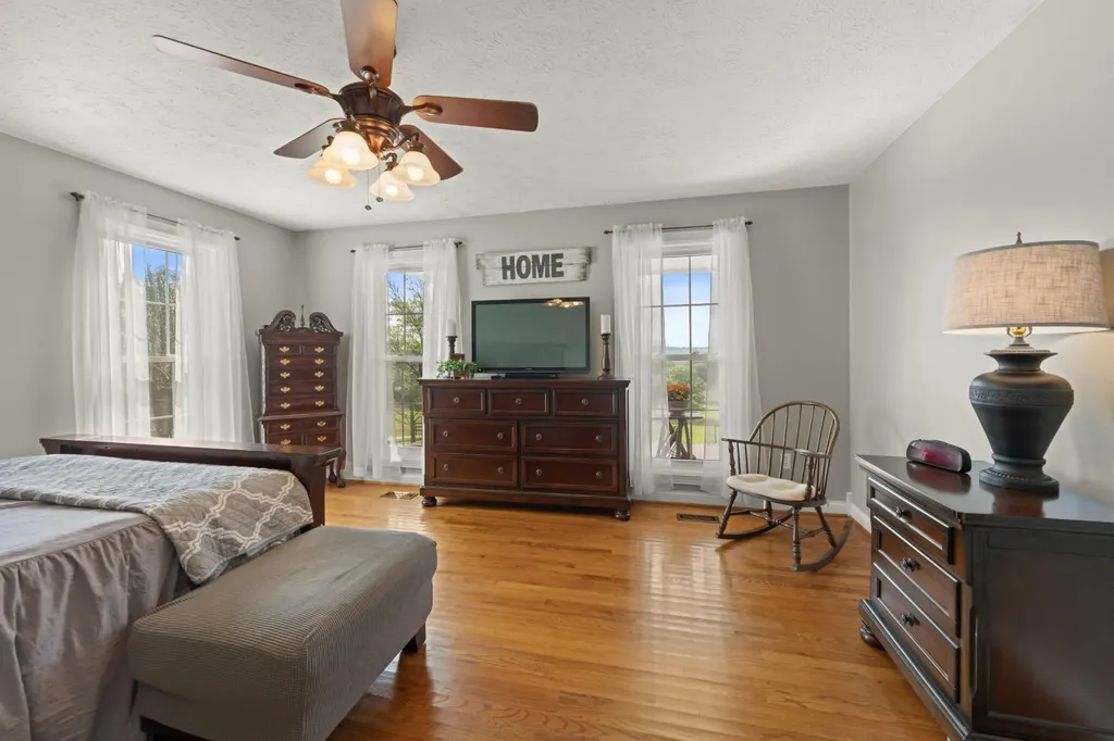 115 Main Street Pikeville TN 37367