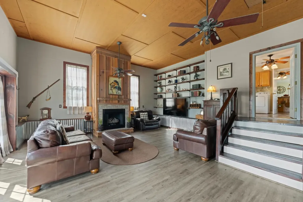 115 Main Street Pikeville TN 37367