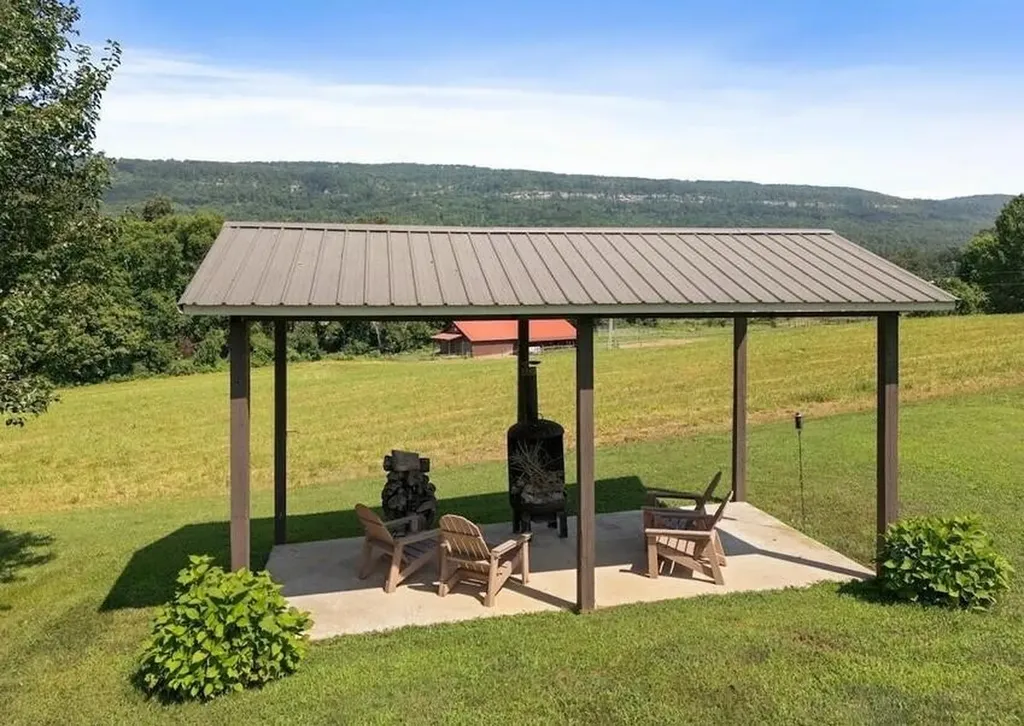 115 Main Street Pikeville TN 37367