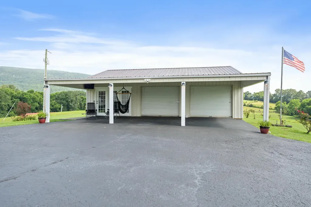115 Main Street Pikeville TN 37367