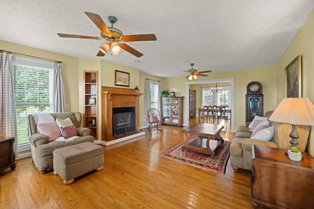 115 Main Street Pikeville TN 37367
