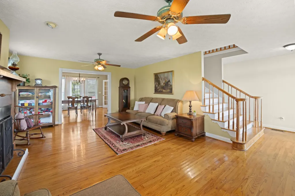 115 Main Street Pikeville TN 37367
