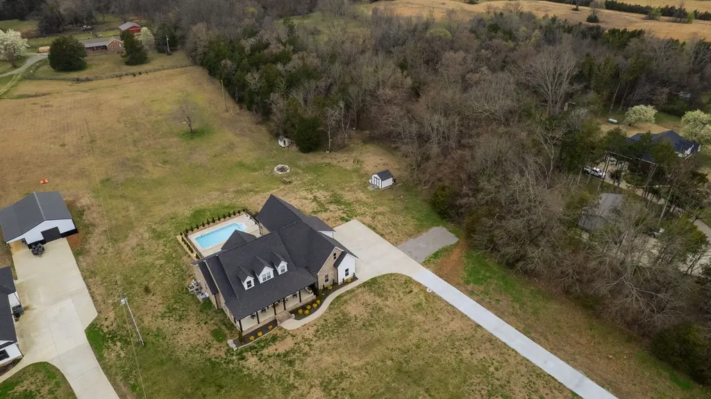 5130 Midland Road Christiana TN 37037