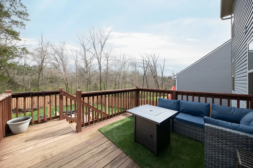 3410 Woodcrest Court Columbia TN 38401