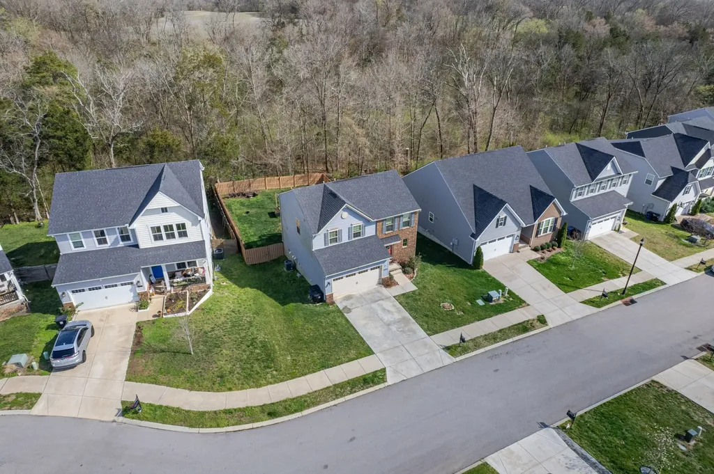 3410 Woodcrest Court Columbia TN 38401