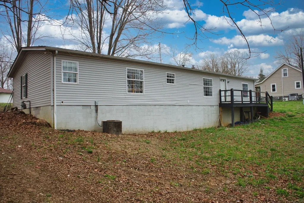 3079 Trace Creek Road White Bluff TN 37187