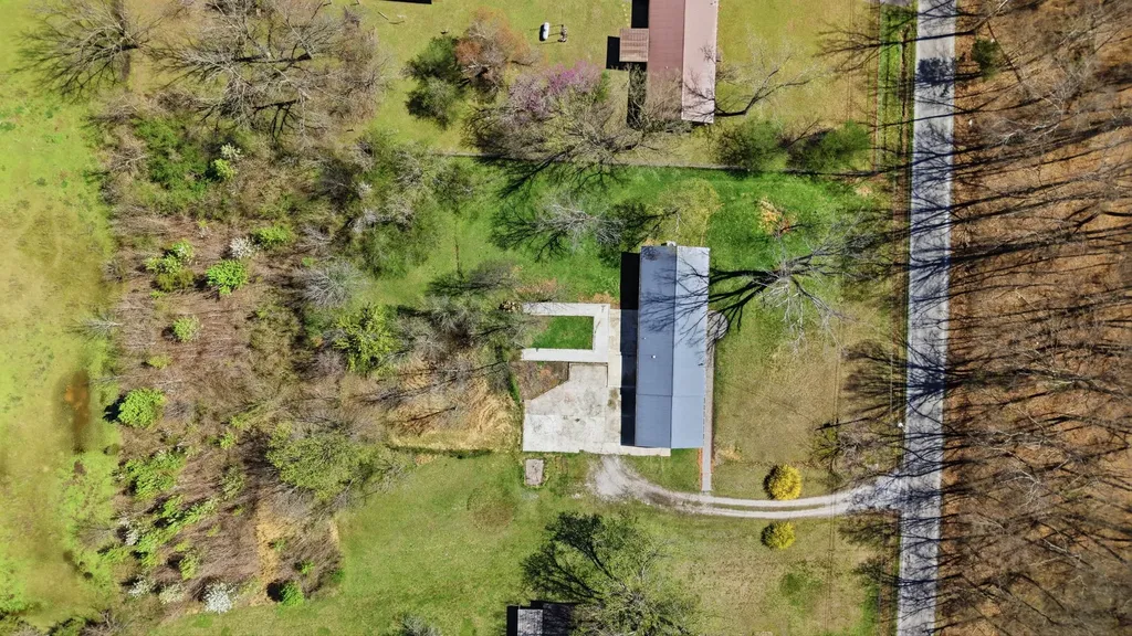 166 Bains Road Hillsboro TN 37342