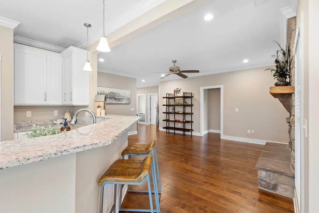 52 Island Way Winchester TN 37398
