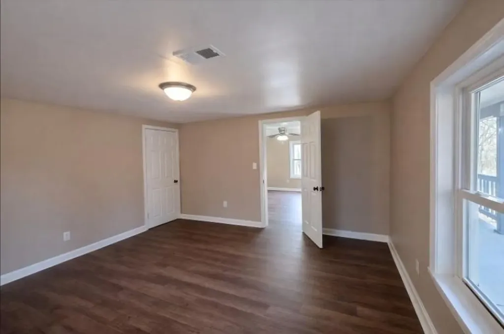 218 Locust Street Clarksville TN 37042