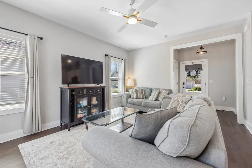 20 Sycamore Rdg, W Burns TN 37029