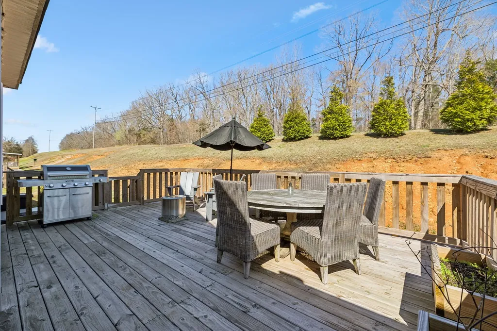 20 Sycamore Rdg, W Burns TN 37029