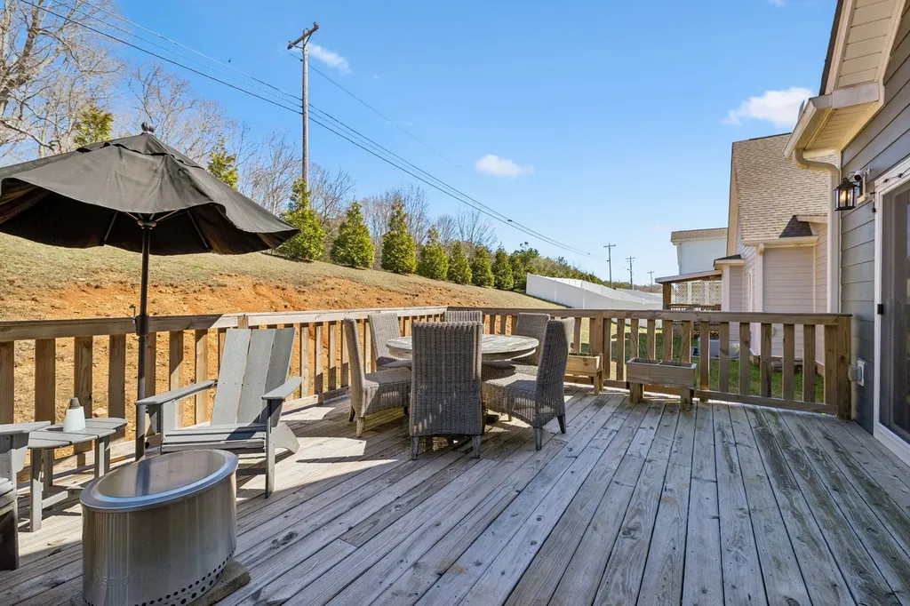 20 Sycamore Rdg, W Burns TN 37029
