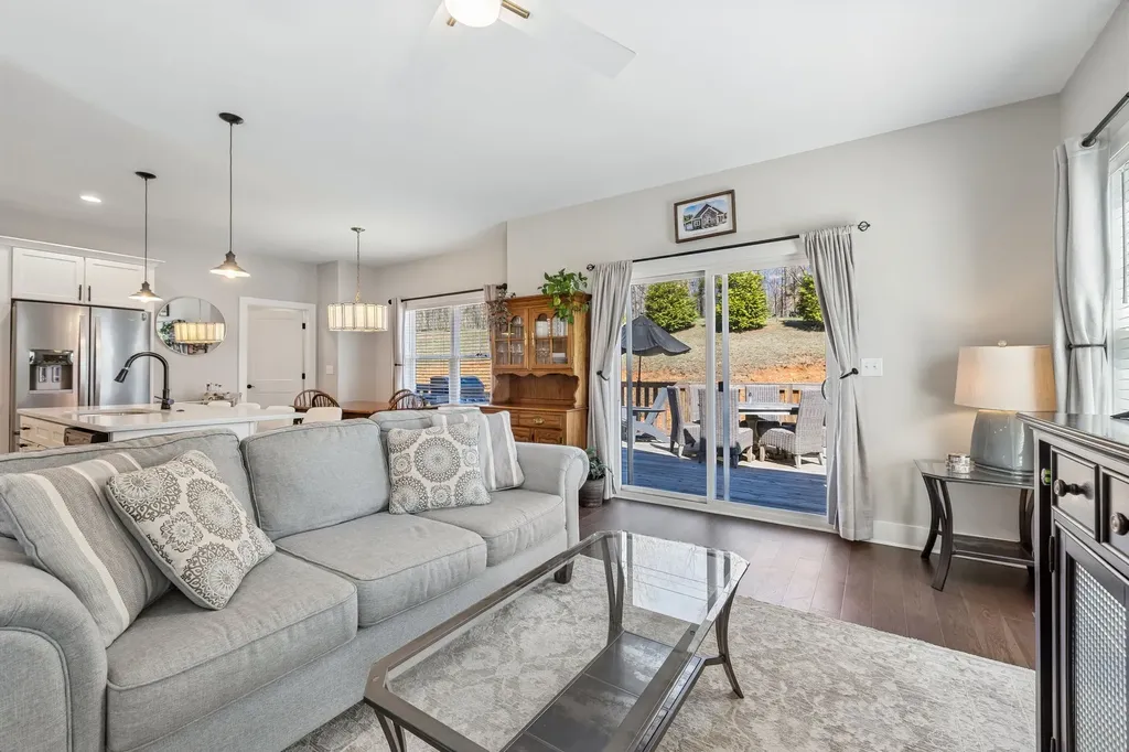 20 Sycamore Rdg, W Burns TN 37029