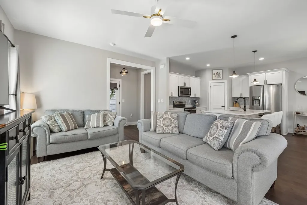 20 Sycamore Rdg, W Burns TN 37029