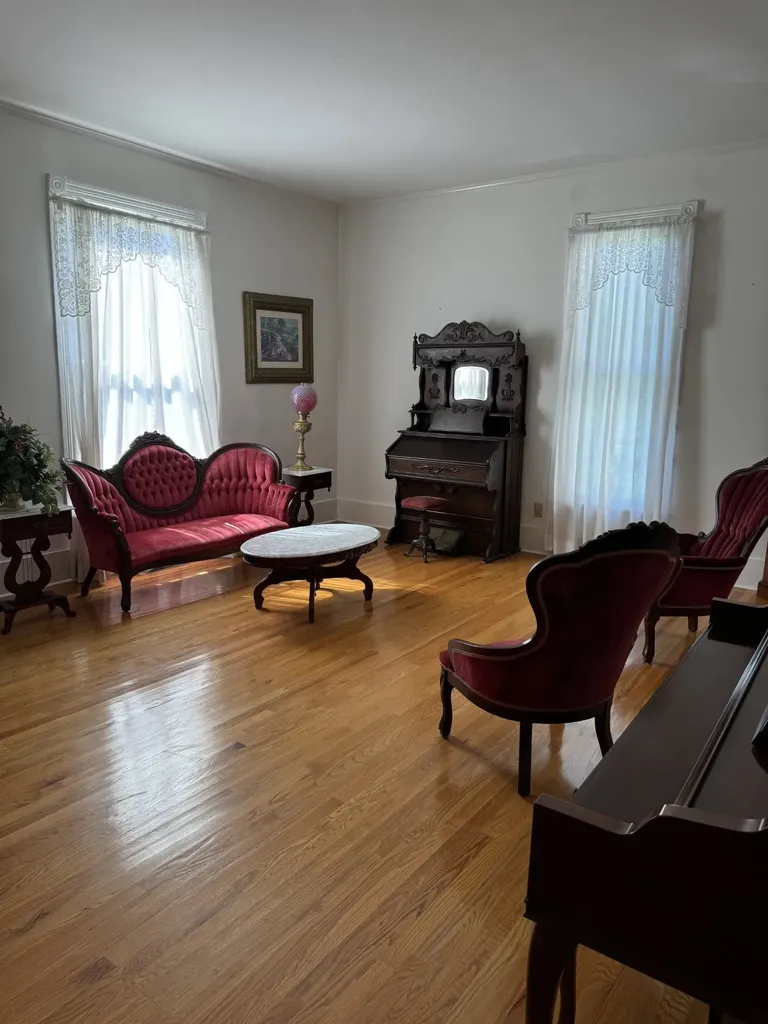 618 Main St, N Carthage TN 37030