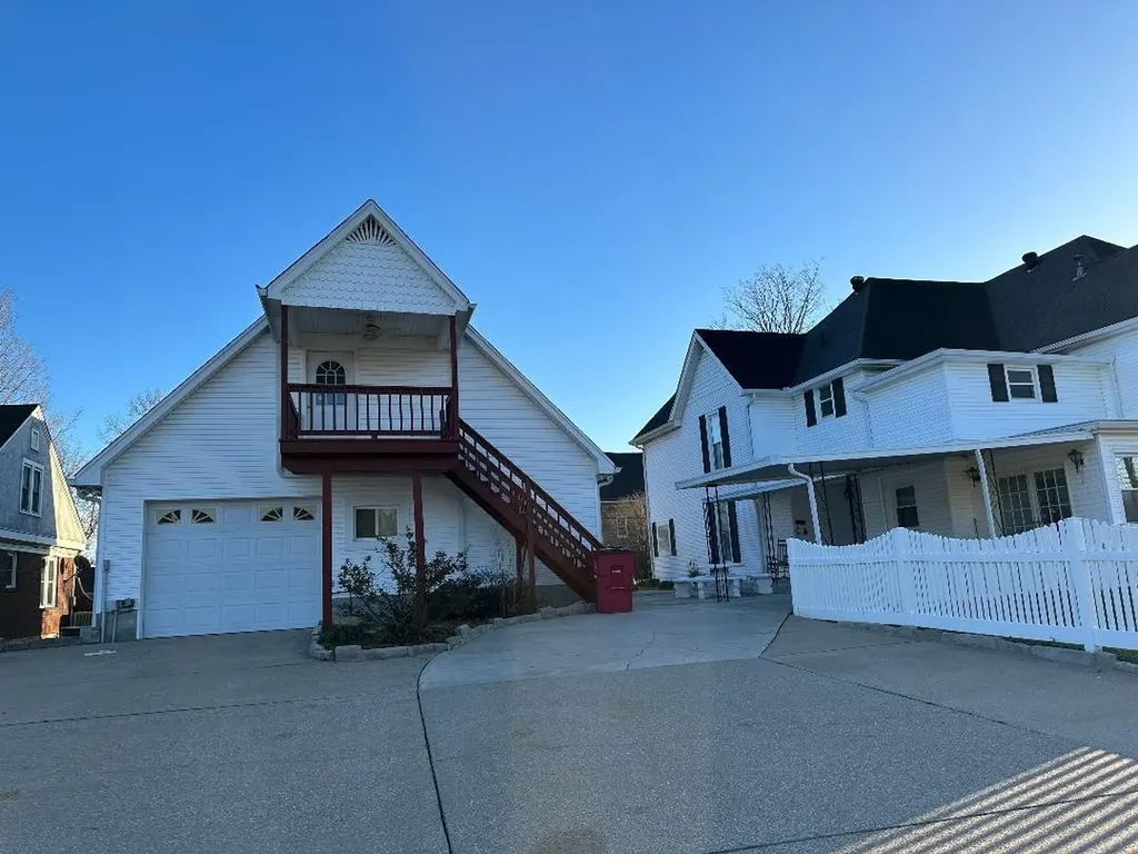 618 Main St, N Carthage TN 37030