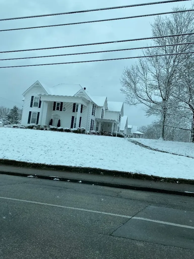 618 Main St, N Carthage TN 37030