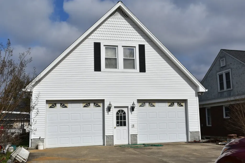 618 Main St, N Carthage TN 37030