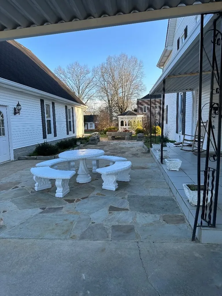 618 Main St, N Carthage TN 37030