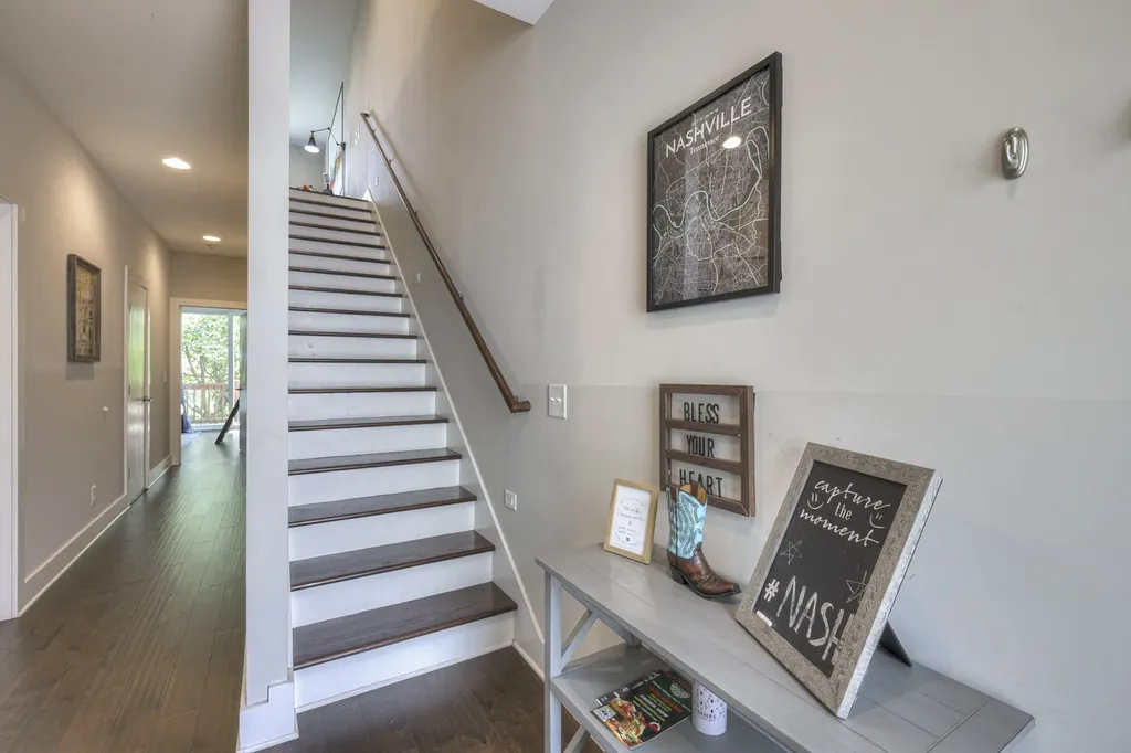 64 Fern Avenue Nashville TN 37207