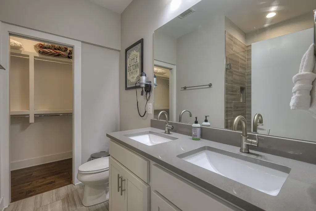 64 Fern Avenue Nashville TN 37207