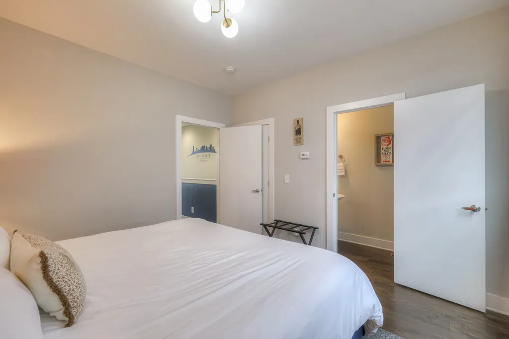64 Fern Avenue Nashville TN 37207