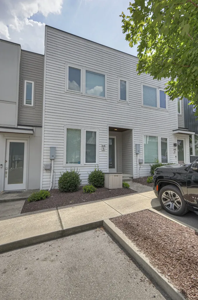 64 Fern Avenue Nashville TN 37207