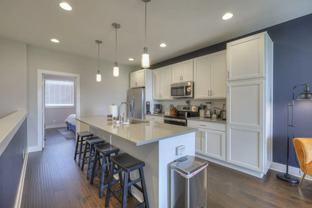 64 Fern Avenue Nashville TN 37207