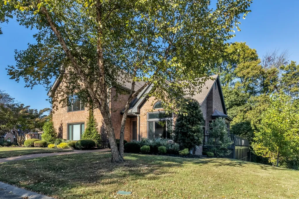 102 Chuzzlewit Down Brentwood TN 37027