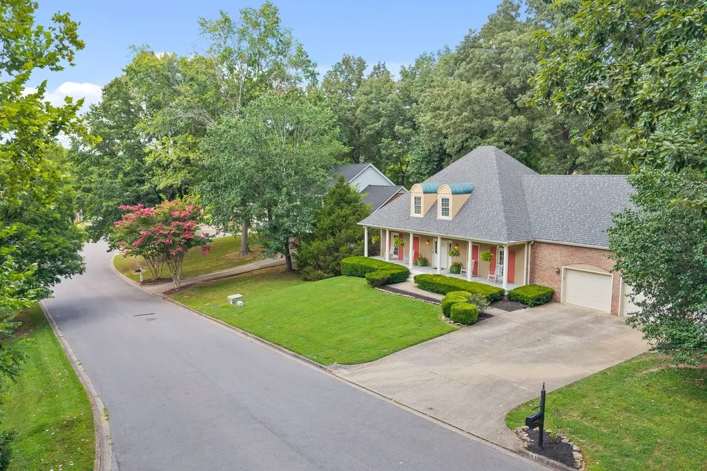 811 River Run Clarksville TN 37043