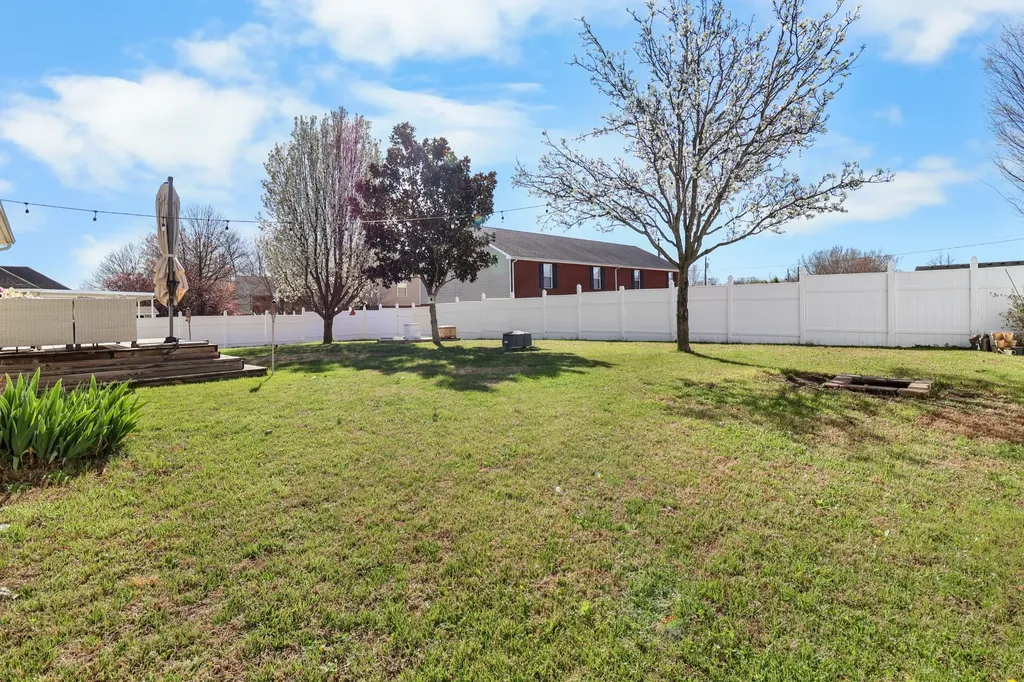 2355 Ellsworth Drive Clarksville TN 37043