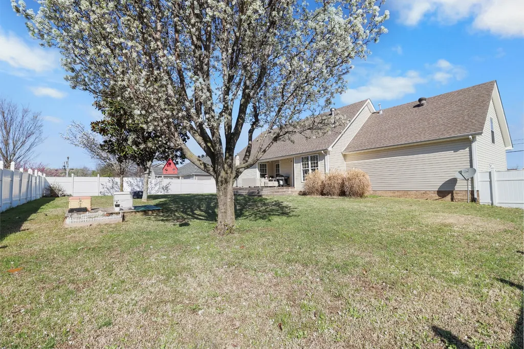 2355 Ellsworth Drive Clarksville TN 37043