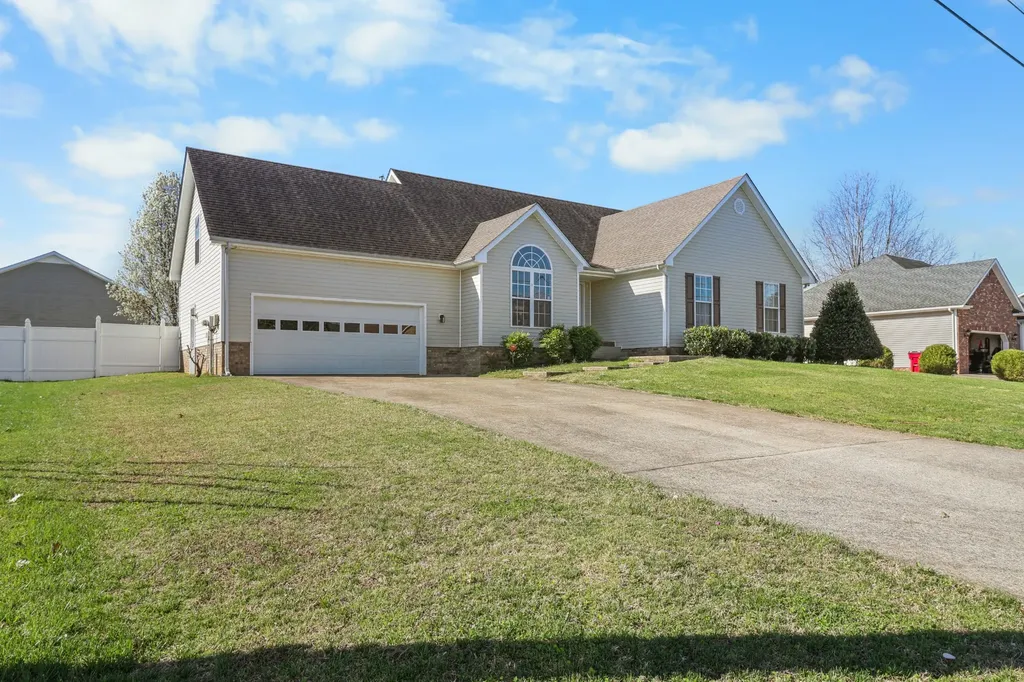 2355 Ellsworth Drive Clarksville TN 37043