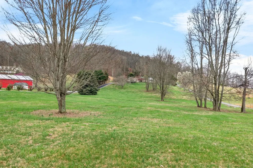 444 Mackie Road Sparta TN 38583