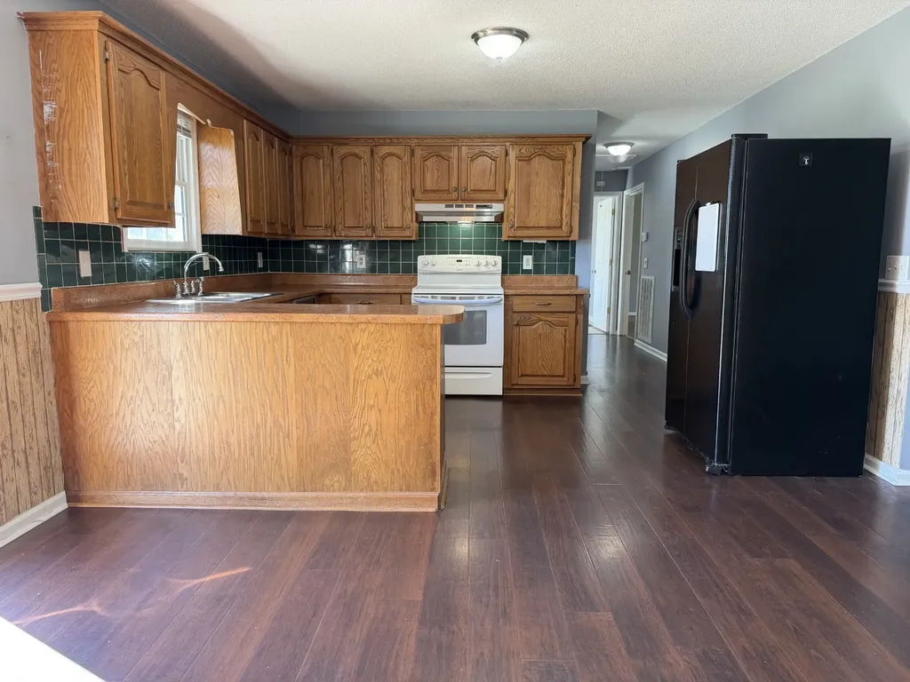 127 Michael Circle Lawrenceburg TN 38464