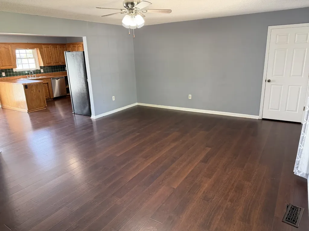127 Michael Circle Lawrenceburg TN 38464