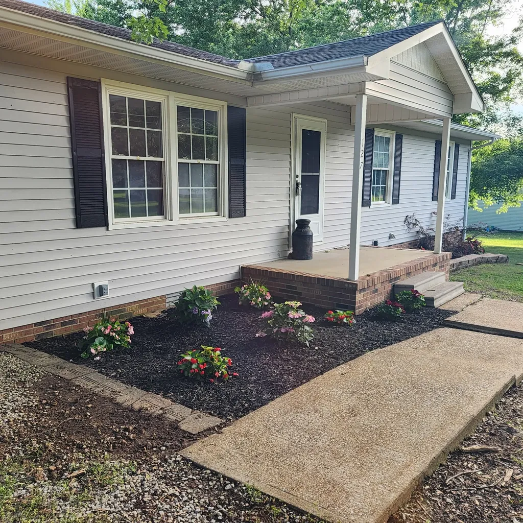 127 Michael Circle Lawrenceburg TN 38464