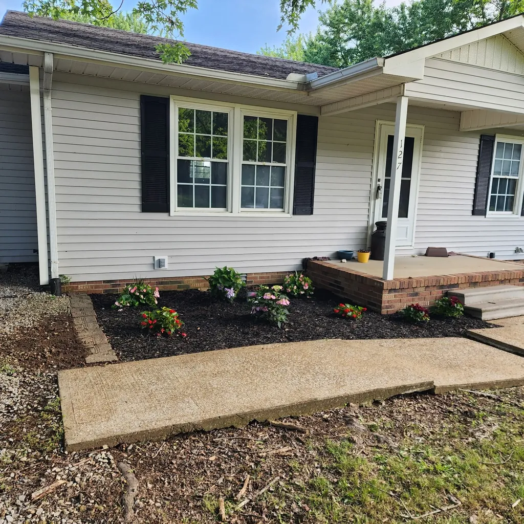 127 Michael Circle Lawrenceburg TN 38464