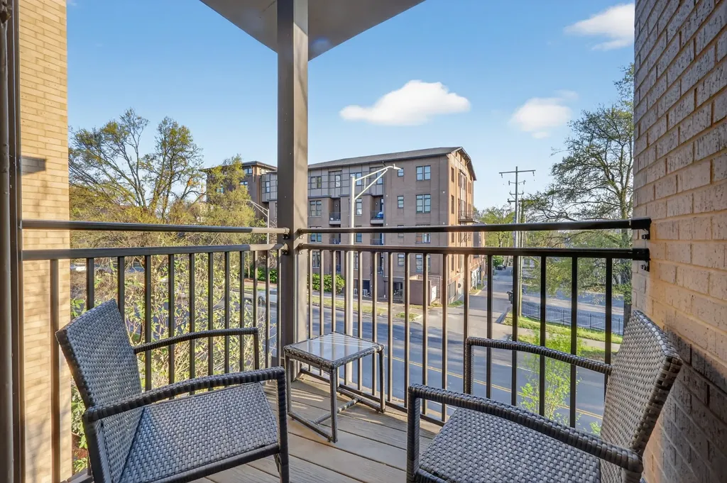 1700 Belcourt Avenue Nashville TN 37212