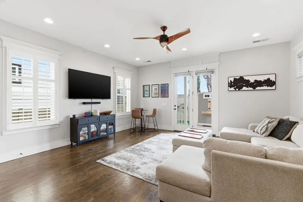 1034 Burchwood Avenue Nashville TN 37216