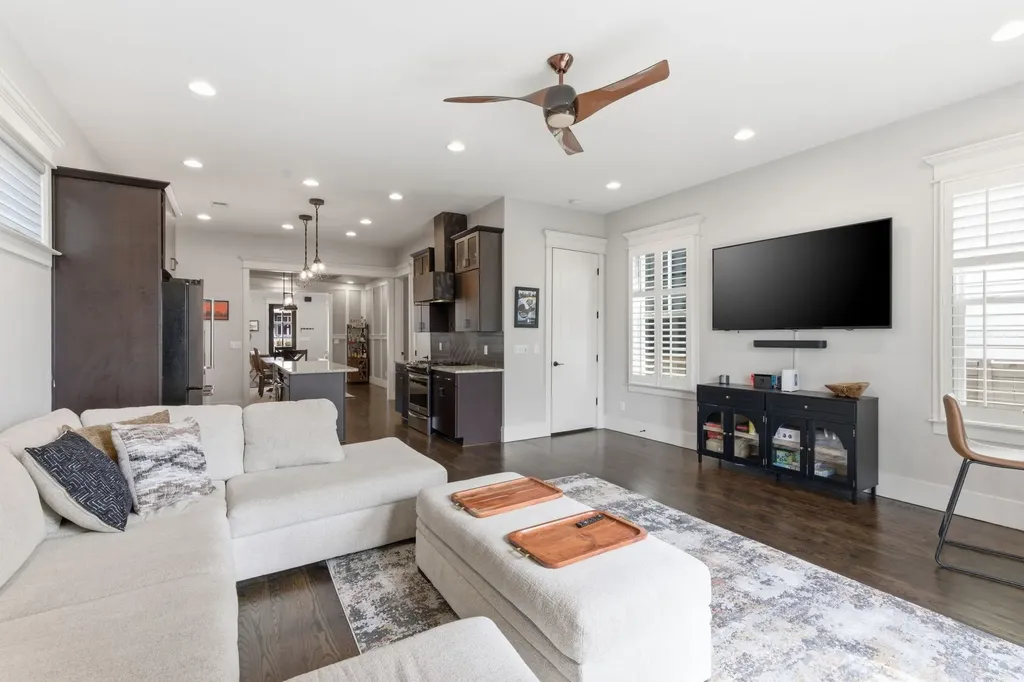 1034 Burchwood Avenue Nashville TN 37216