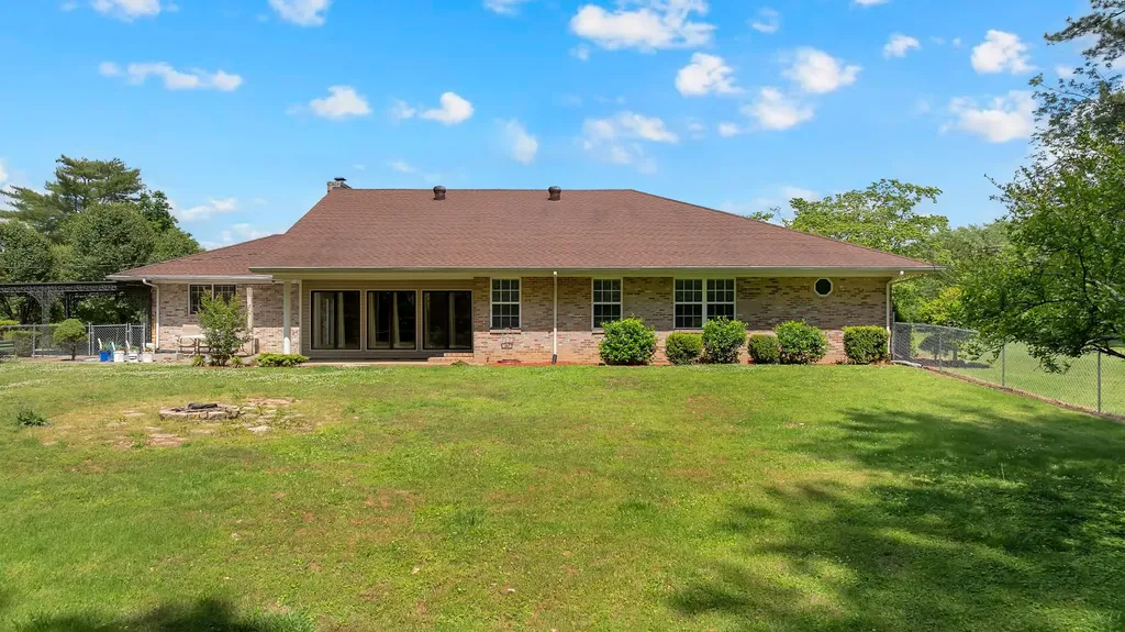 780 Hull Avenue Lewisburg TN 37091