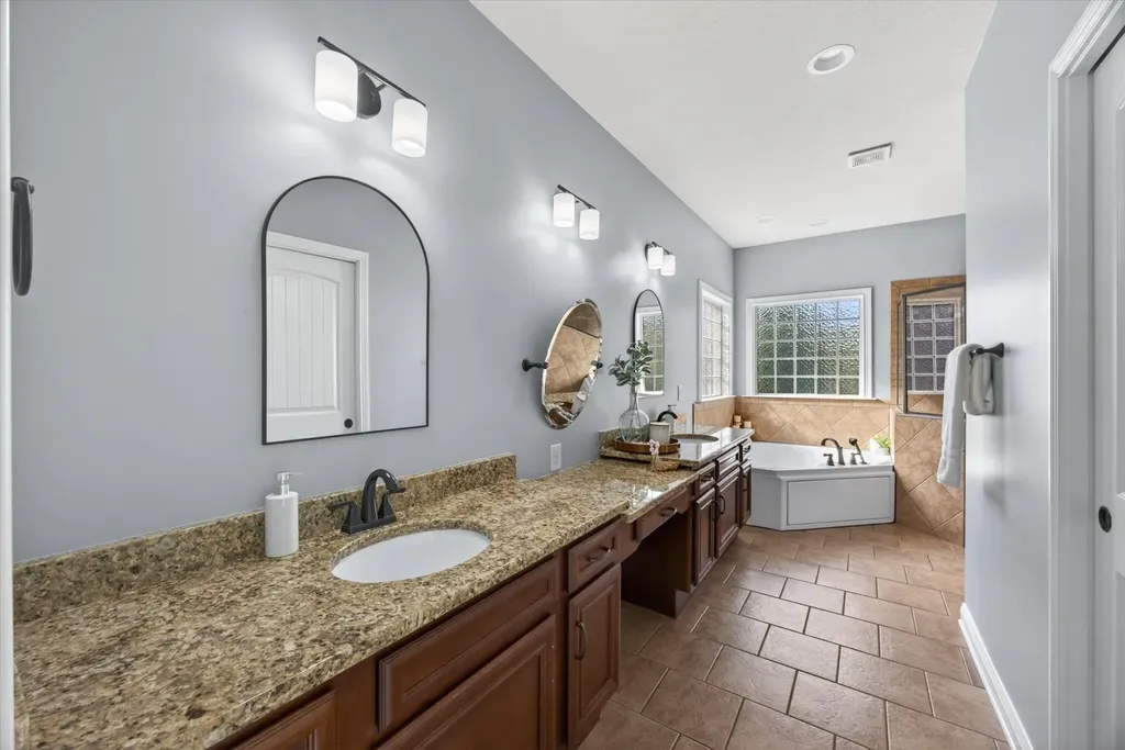1014 Willow Circle Clarksville TN 37043