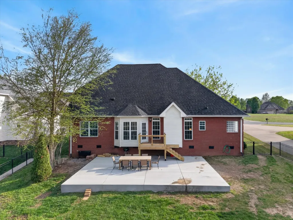 1014 Willow Circle Clarksville TN 37043