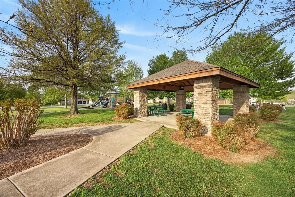 1014 Willow Circle Clarksville TN 37043