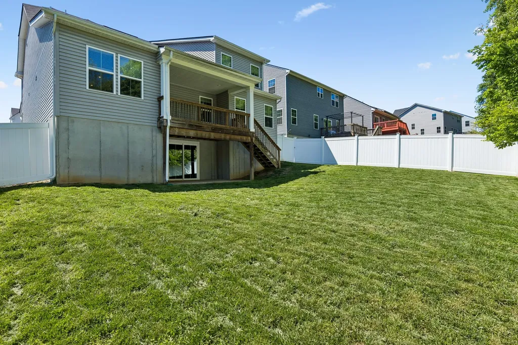3404 Woodcrest Court Columbia TN 38401